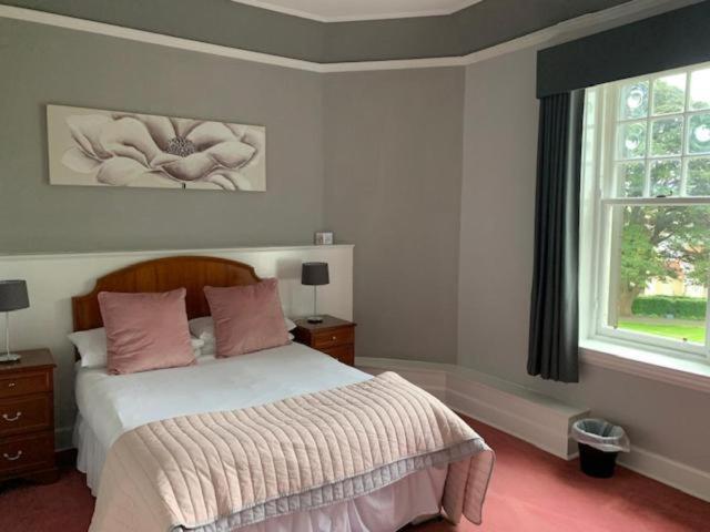 Oyo Dunmar House Hotel Alloa Extérieur photo